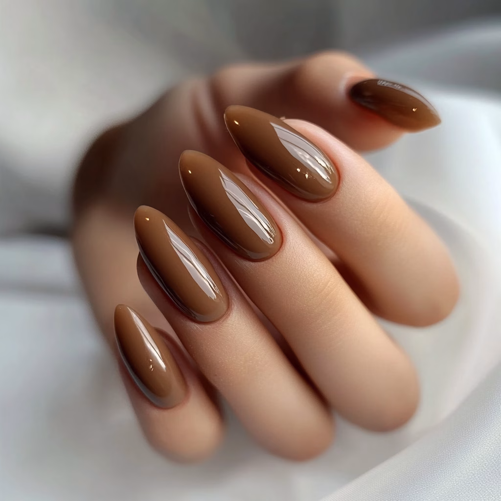 Mocha mousse köröm ötlet