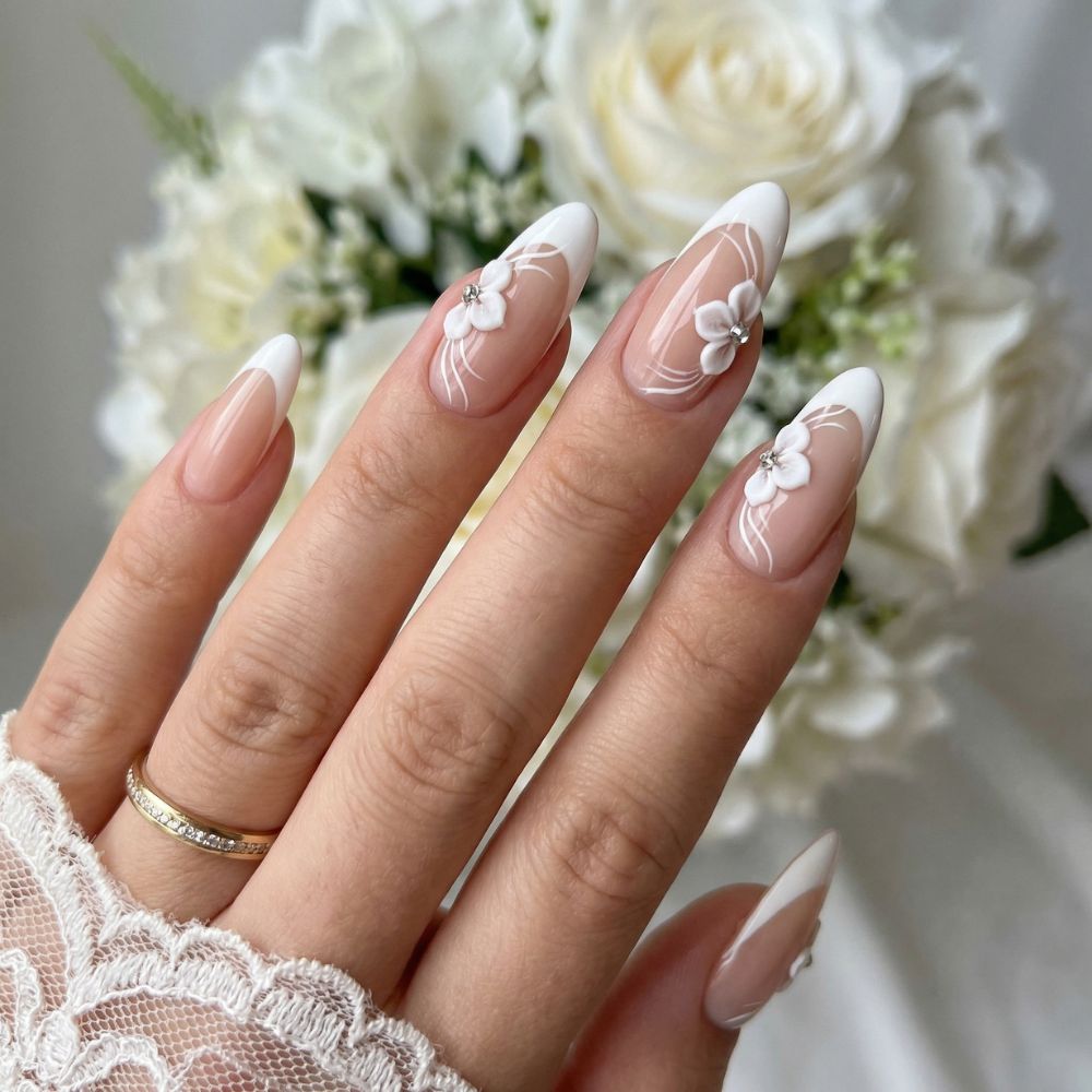 modern French manikűr menyasszonyi körmök_
