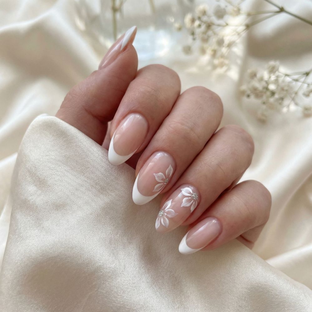 modern French manikűr menyasszonyi körmök_